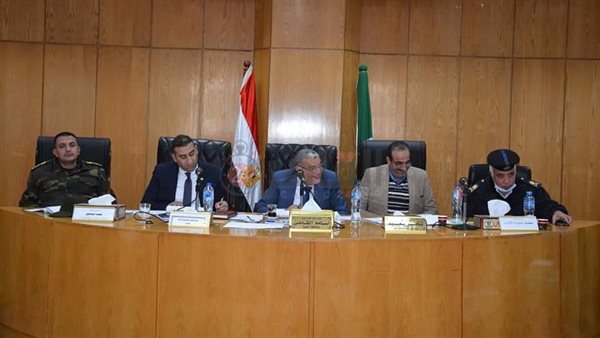 اجتماع محافظ المنيا