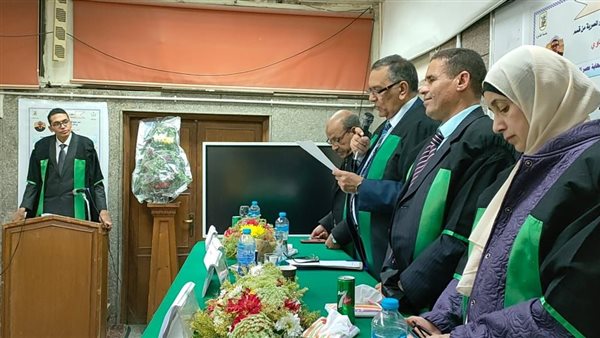 باحث يكشف عن زوجة