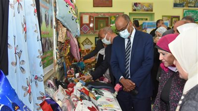 وكيل تعليم بورسعيد يفتتح معرض إدارة شرق التعليمية للمدرسة المنتجة