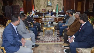 محافظ المنيا يطمئن على توافر السلع الأساسية والقضاء على الاحتكار