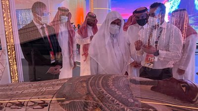 بعد تفقده جناح القاهرة بـ إكسبو دبي.. وزير الدعوة السعودي: مصر تشهد نقلة نوعية في ظل قيادة السيسي