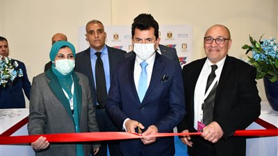 أشرف صبحي يفتتح جناح وزارة الشباب والرياضة بمعرض كافكس 2022