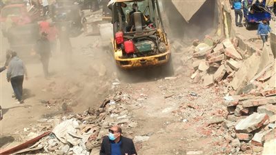 يحتوي على 36 باكية.. إزالة أقدم الأسواق العشوائية بإمبابة