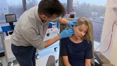 تجربته على امرأة من سيدني.. تقنية جديدة لأول علاج غير جراحي لسرطان الجلد في العالم 