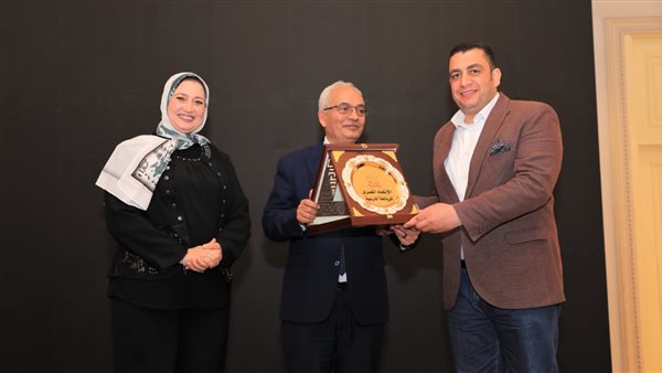 تكريم الطلاب الحاصلين