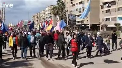 500 فتاة وسيدة في كفر الشيخ تشاركن بماراثون المشي احتفالا بيوم المرأة | فيديو