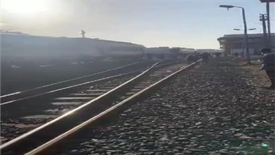 انفصال عربات قطار بعد خروجها عن محطة سكة حديد طنطا │ بث مباشر 