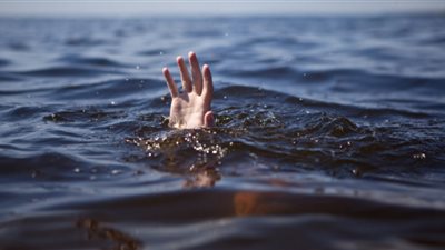 الإنقاذ النهري يواصل البحث عن طالب السيلفي الغارق في مياه النيل ببني سويف| بث مباشر