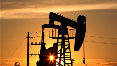 رغم ارتفاعها اليوم.. أسعار النفط تتجه إلى تسجيل ثاني انخفاض أسبوعي على التوالي