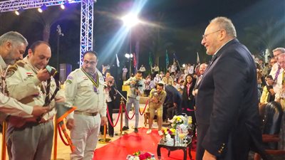 الملك أحمد فؤاد الثاني يُهدي جمعية فتيان الكشافة المصرية مجموعة من المقتنيات