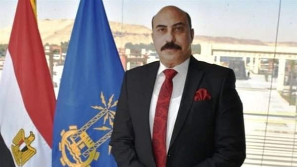 محافظ أسوان