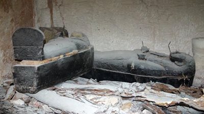 وفد أثري يتوجه لمخازن البهنسا لدراسة اكتشافات خاصة بمقبرة جديدة | خاص 