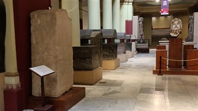 مؤرخ مصريات: نقل لوحة كوم الحصن الأثرية من مكانها يتيح للزائر مشاهدتها كاملة | صور 