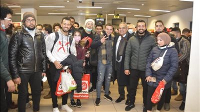 الجالية المصرية تشكر السلطات الأوكرانية ووزارة الهجرة لتأمين ممر لخروجهم | بث مباشر