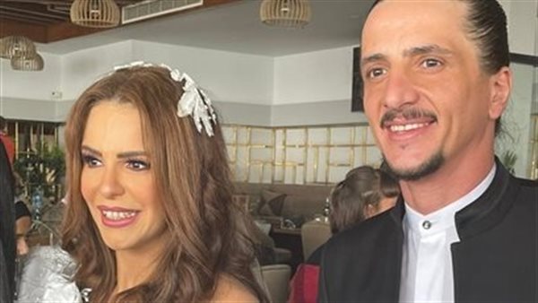 دنيا عبد العزيز وزوجها