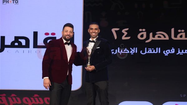 الكاتب الصحفي محمود