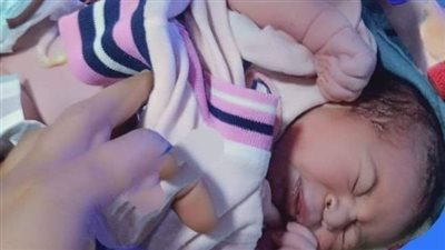 العثور على رضيعة حديثة الولادة أسفل كوبري في قنا