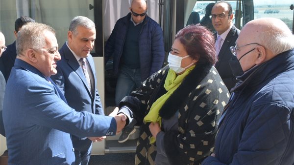 وزيرة الثقافة تغادر