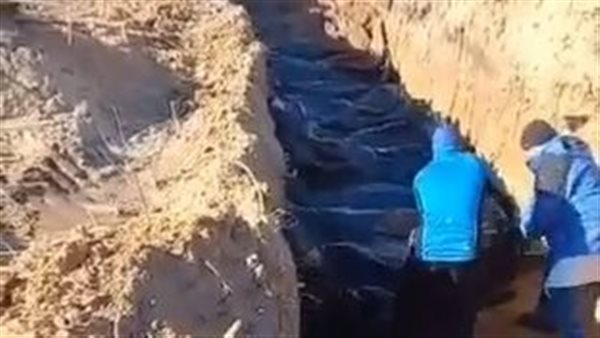 دفن جماعي في أوكرانيا