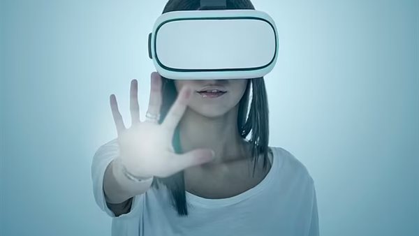 لعبة العالم الافتراضي