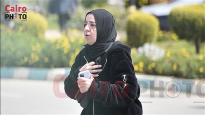 انهيار وبكاء أقارب أنيسة حسونة عقب وصول جثمانها إلى مقابر العائلة بالبساتين | بث مباشر