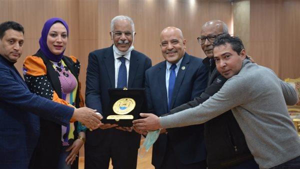 رئيس جامعة أسوان