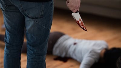 شاهد عيان يكشف سبب طعن زوج لزوجته وقفزه من الطابق الثامن بدار السلام