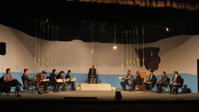 12 رجلا غاضبا في عرض مسرحي بثقافة الفيوم