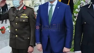 محافظ الفيوم يضع إكليل الزهور على النصب التذكاري احتفالًا بالعيد القومي للمحافظة | صور