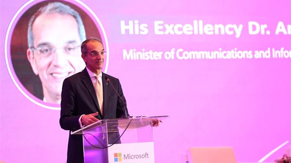 الدكتور عمرو طلعت