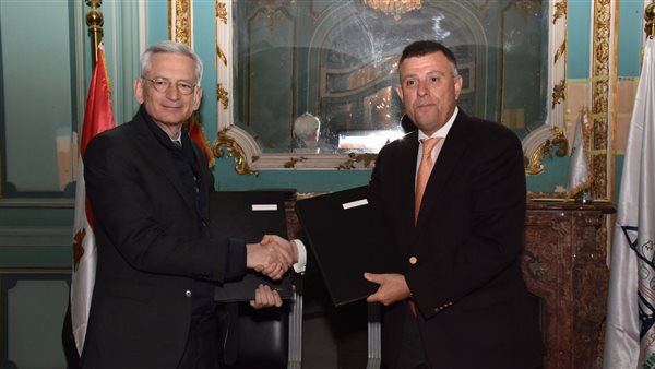 رئيس جامعة عين شمس