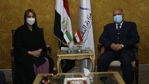 وزير النقل يبحث مع