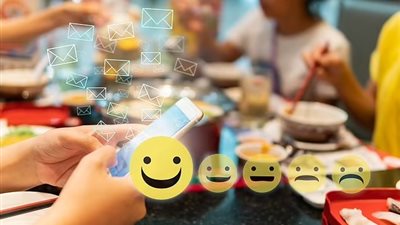 دراسة تكشف: الأفراد المستخدمون للرموز التعبيرية خلال حديثهم أضعف من غيرهم