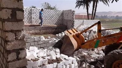 تنفيذ 15 قرار إزالة على المجاري المائية وأملاك الري بسوهاج | صور