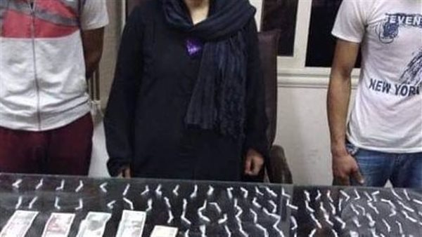 ضبط سيدة وبحوزتها