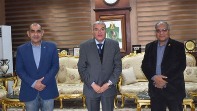 محافظ المنيا: تنفيذ 32 مجمعا خدميا بالوحدات المحلية القروية بنسب تنفيذ 80 %