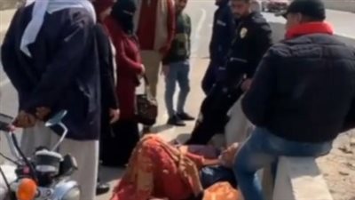 يتحدث اللغات بطلاقة.. محاولات لرجال التضامن لإقناع مشرد بنقله لدار رعاية ببورسعيد | بث مباشر 