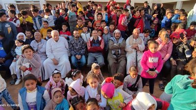 إقبال جماهيري كبير في اليوم الأول لانطلاق قافلة ثقافية بقرية العلا ببرج العرب