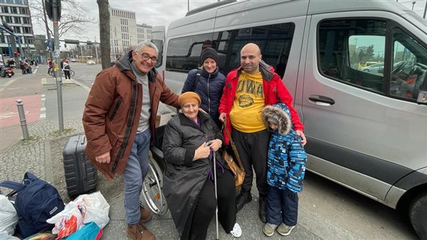 مصري بألمانيا يساعد