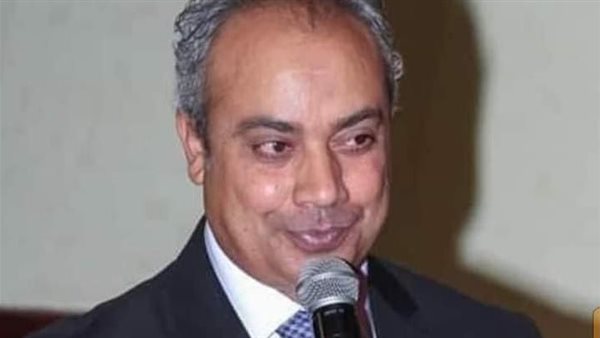 مدير مدرسة القناة