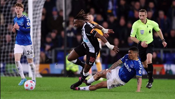 مباراة إيفرتون ونيوكاسل