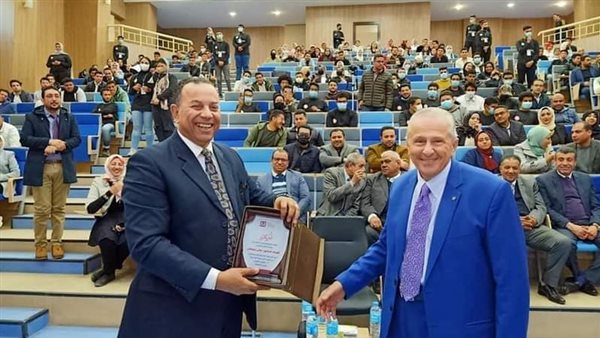 الدكتور معوض الخولي