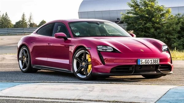 سيارة بورش 718 كايمان