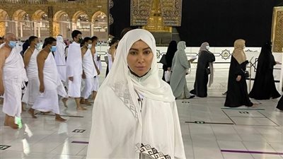 ميرهان حسين من الحرم المكي: كلنا خطاؤون.. وربنا العالم بأعمالي | فيديو جراف