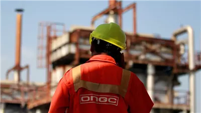 ارتفاع أسعار النفط العالمية في مستهل اليوم الثلاثاء بعد خفض الإنتاج