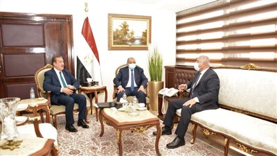 وزيرا التنمية المحلية والنقل يتابعان ملف إزالة التعديات على أملاك السكك الحديدية بالمنوفية