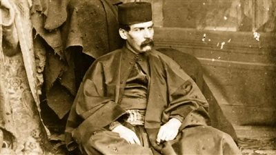 ريتشارد بيرتون.. أول من دخل الكعبة متنكرا في زي مسلم دون إعدامه