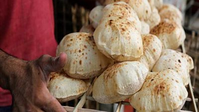 صاحب أحد المخابز: سعر الدقيق تراجع وصغّرنا حجم رغيف الخبز |بث مباشر