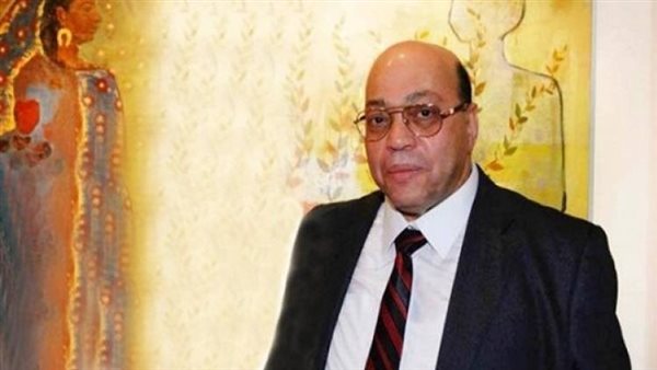 الدكتور شاكر عبد