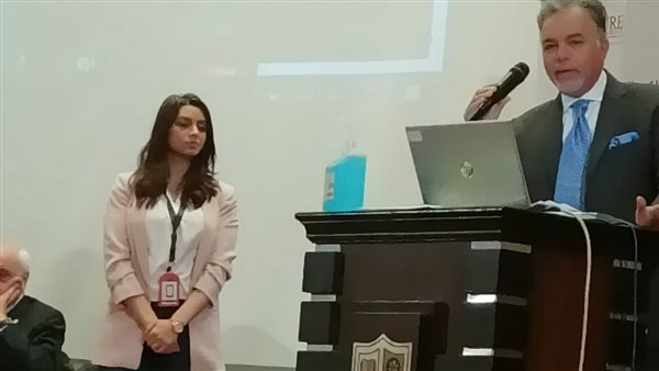  الدكتور هشام عرفات